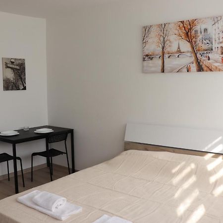 ベオグラードApartman Lena Banovo Brdoアパートメント エクステリア 写真
